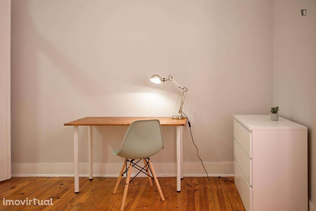 Quarto - localizado em Penha de França Lisbon - Grande imagem: 3/28