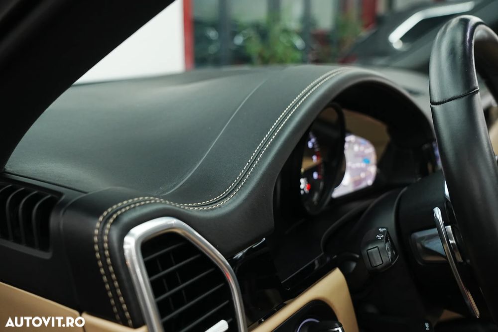 Porsche Cayenne E-Hybrid Tiptronic S - 28