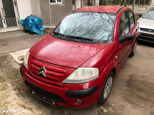 Dezmembrez Citroen C3 rosu visiniu 2007