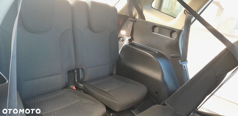 Kia Carens 1.7 CRDi M EU6 - 20