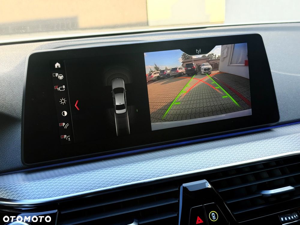 BMW Seria 5 520d xDrive Touring M Sport Edition - 28