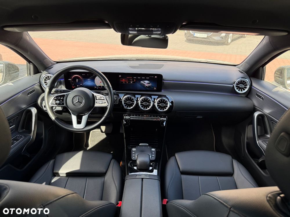 Mercedes-Benz Klasa A 180 7G-DCT Special Edition - 23