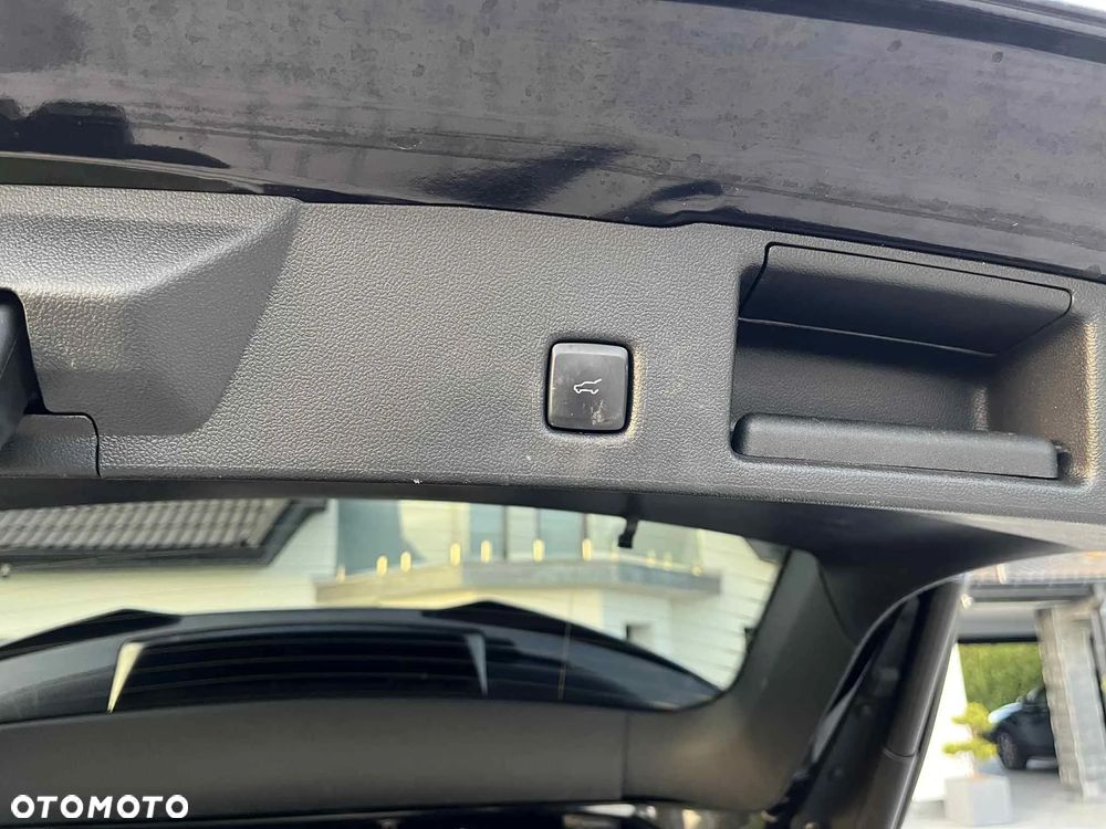 Ford Kuga 1.5 EcoBoost ST-LINE - 25