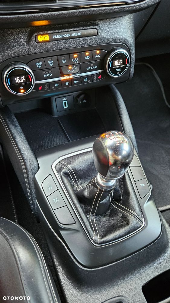 Ford Focus 2.0 EcoBlue S&S ST - 30