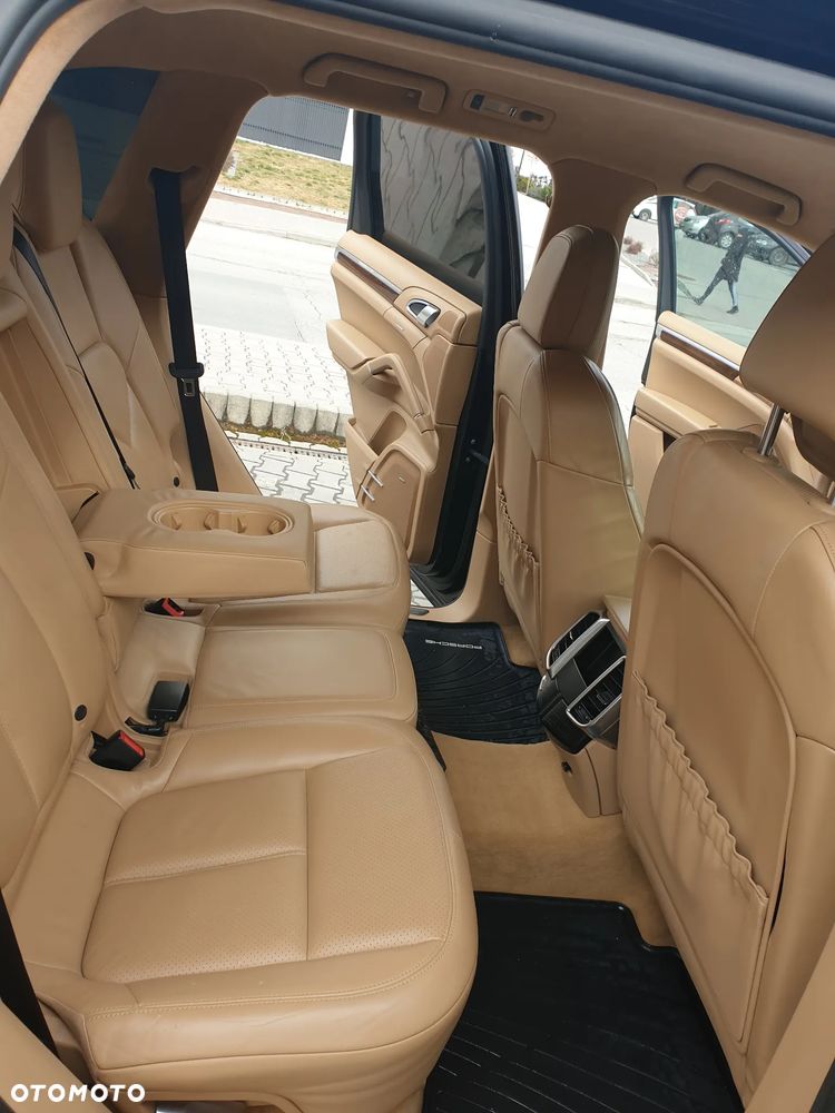 Porsche Cayenne - 30