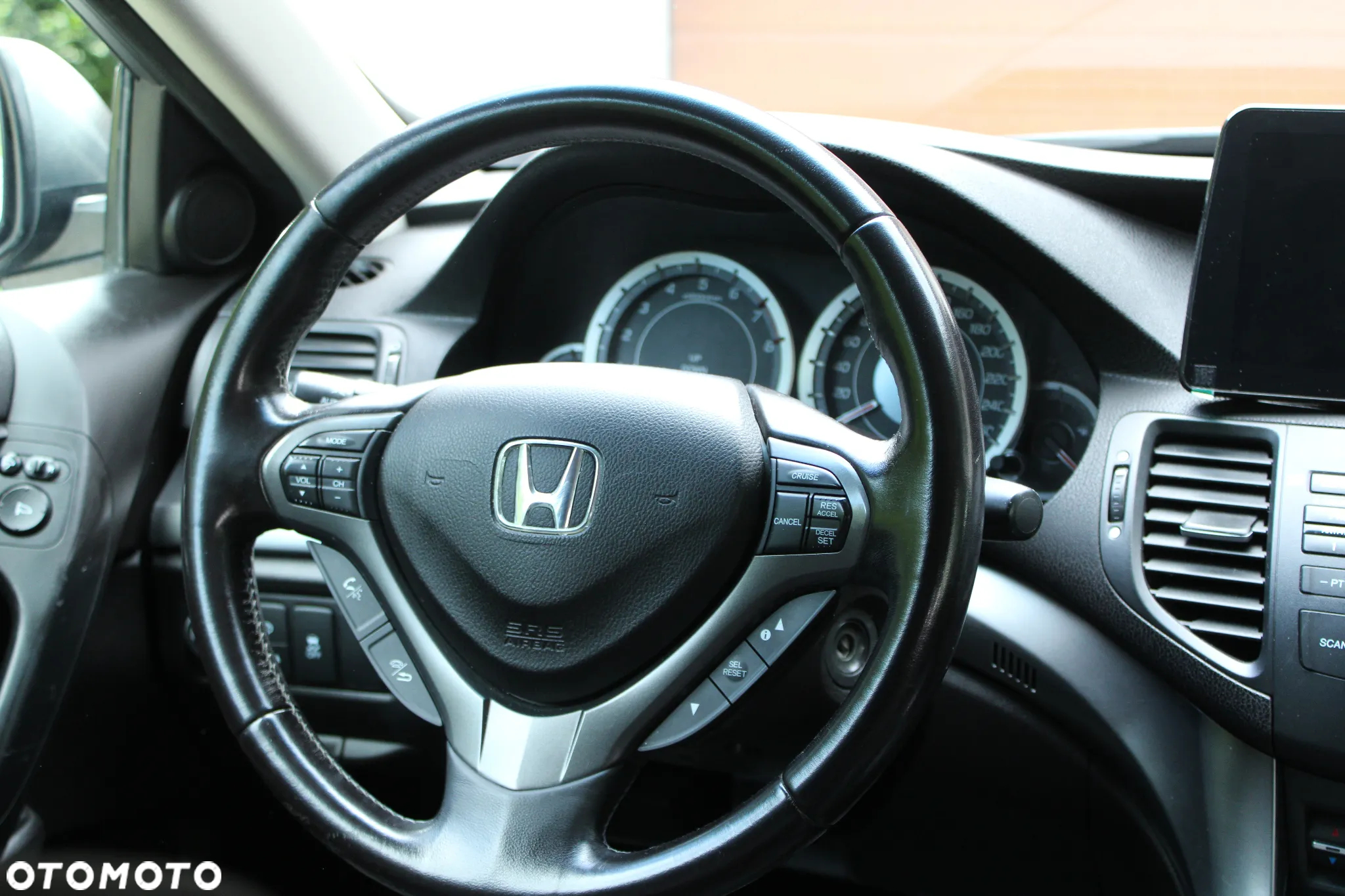 Honda Accord 2.0 Lifestyle - 11