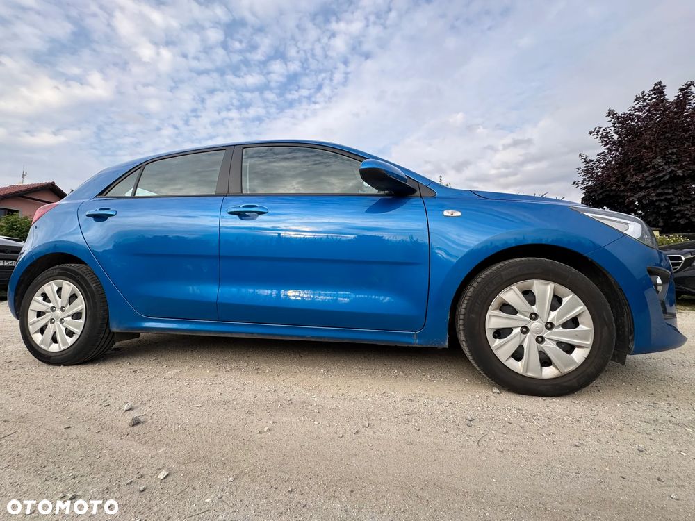 Kia Rio 1.2 L - 1