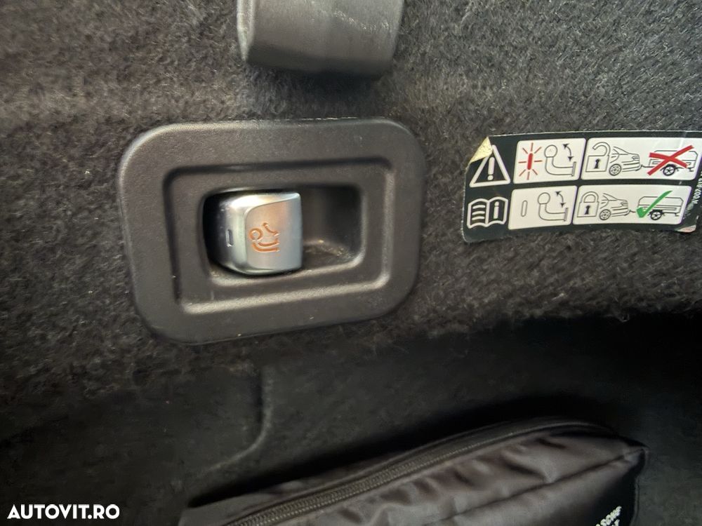 Mercedes-Benz C 220 d 4Matic 9G-TRONIC AMG Line - 12