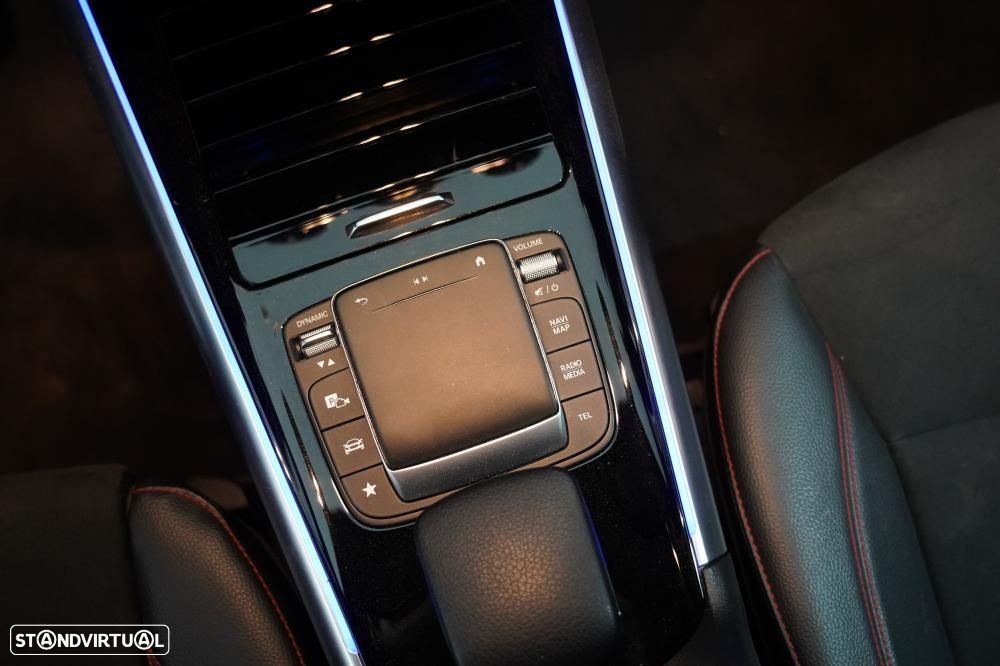 Mercedes-Benz GLA 180 d AMG Line - 19