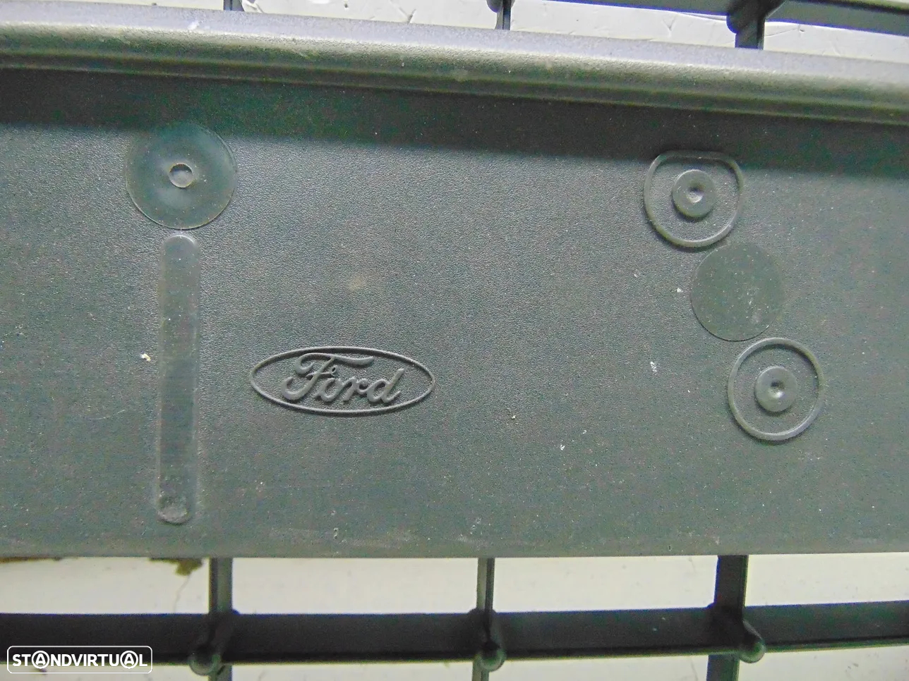Ford Fiesta grelha - 3