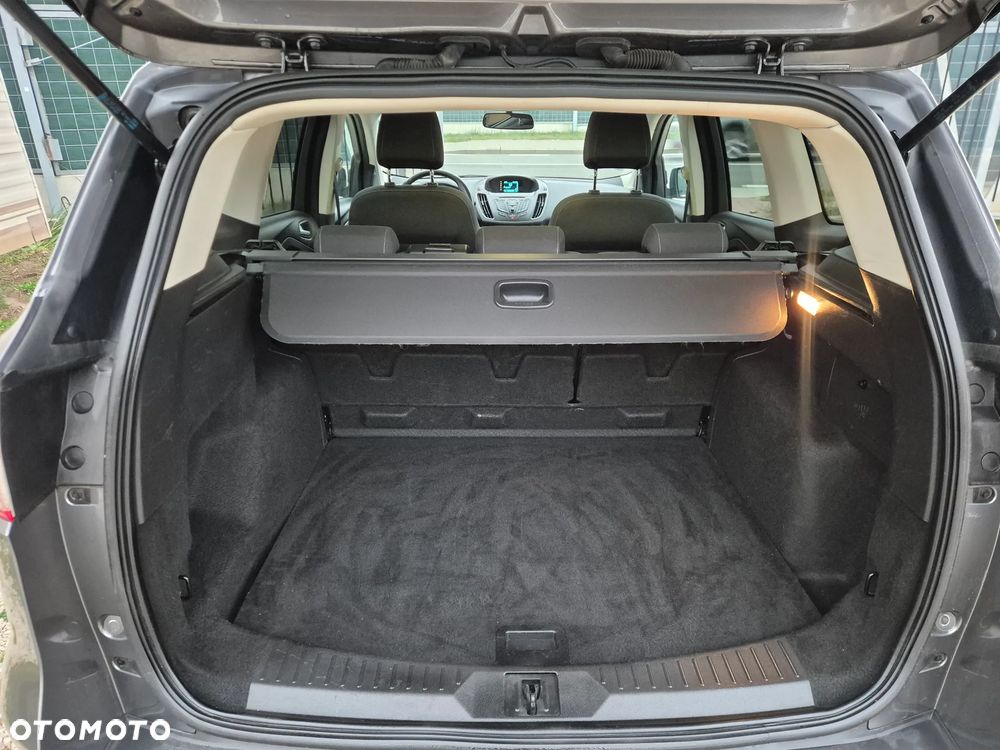 Ford Kuga 2.0 TDCi 2x4 Titanium - 17