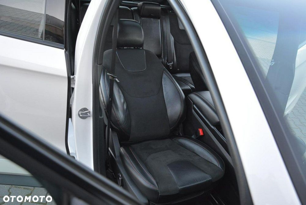 Ford Edge 2.0 EcoBlue Twin-Turbo 4WD ST-Line - 19