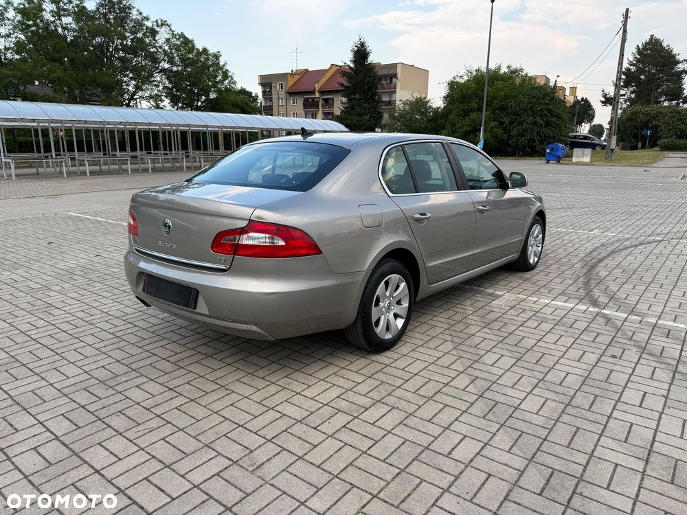 Skoda Superb 2.0 TDI DSG Elegance - 3
