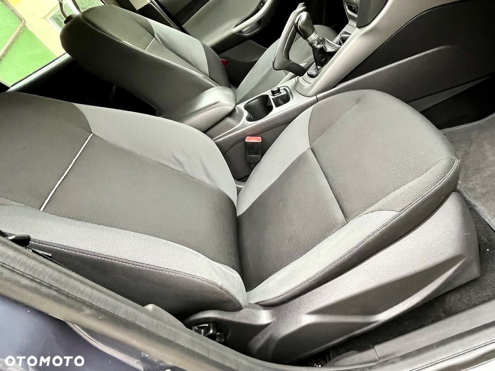 Ford Focus 1.6 TI-VCT Champions Edition - 19