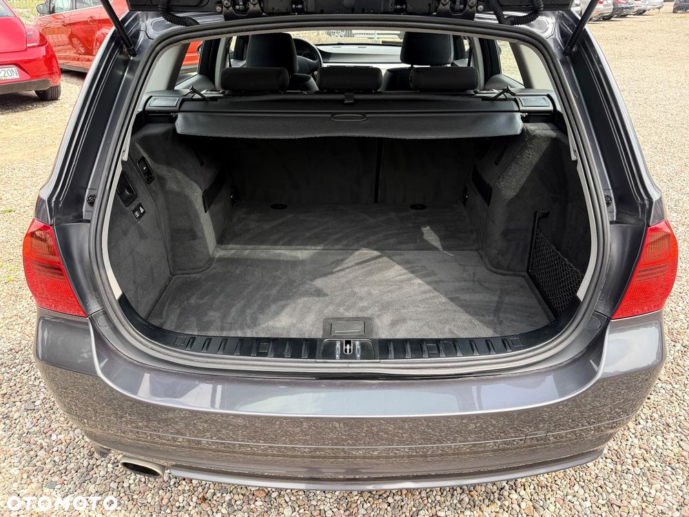 BMW Seria 3 318i - 9