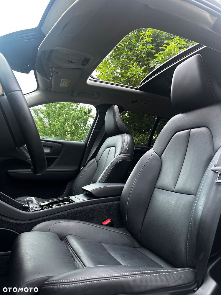 Volvo XC 40 T2 Plus Bright - 36