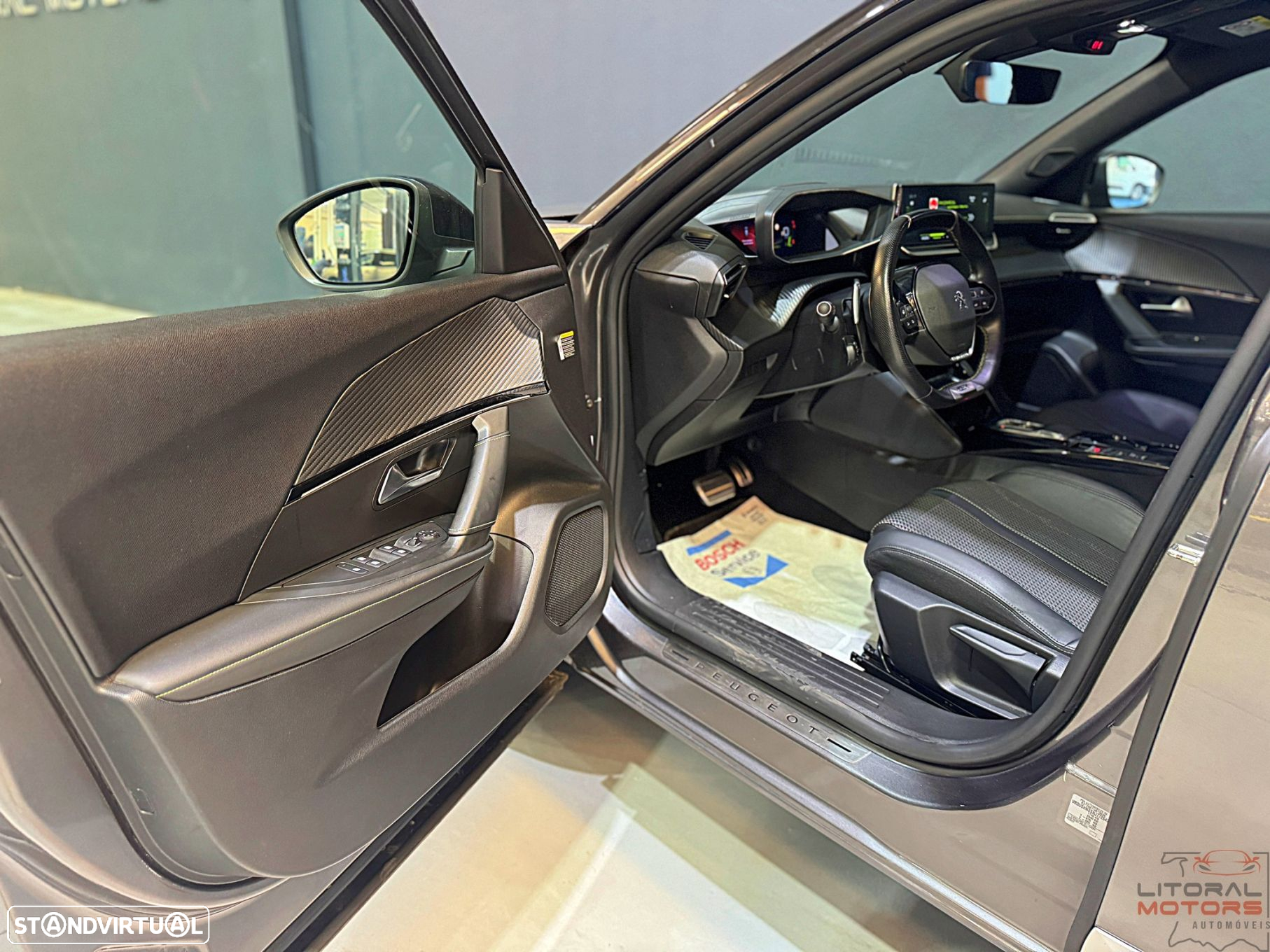 Peugeot 2008 1.2 PureTech GT EAT8 - 13