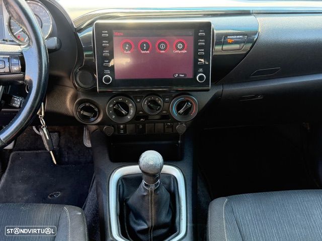 Toyota Hilux 2.4 D-4D 4WD CD CH - 19