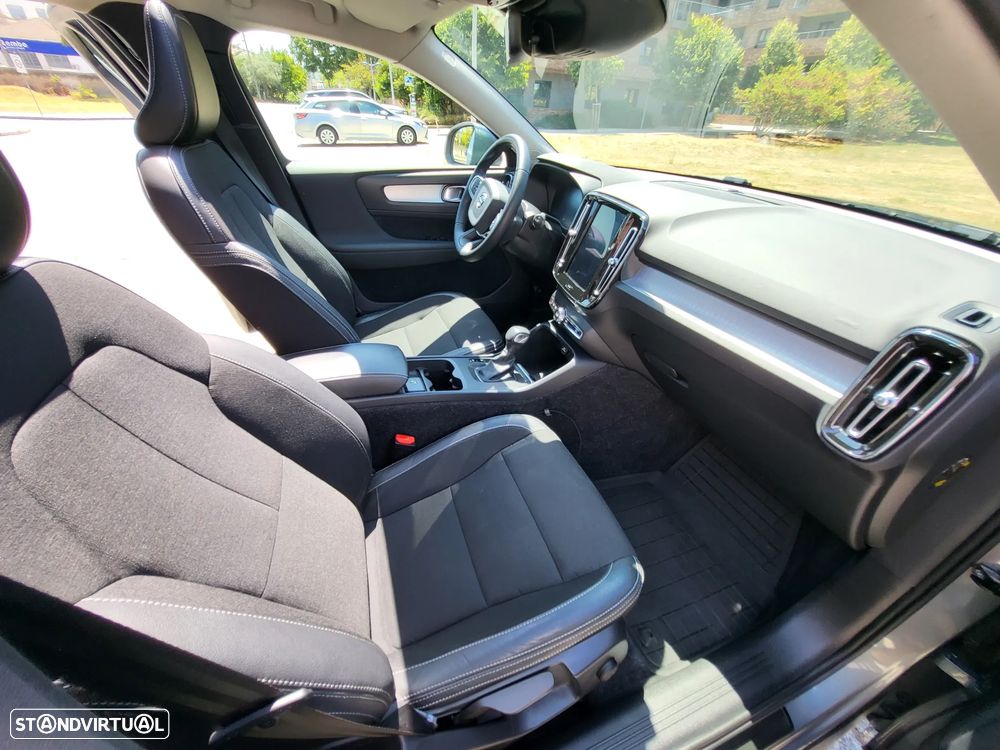 Volvo XC 40 1.5 T3 Tech Edition - 12