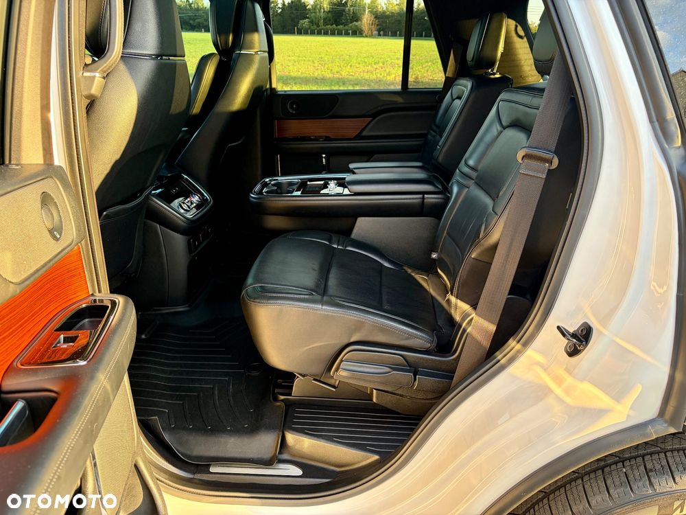 Lincoln Navigator - 30