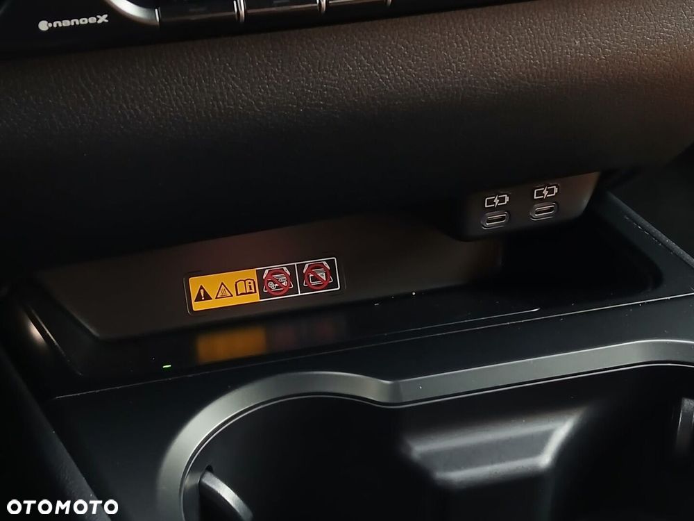 Lexus UX 300h F Sport Design - 29