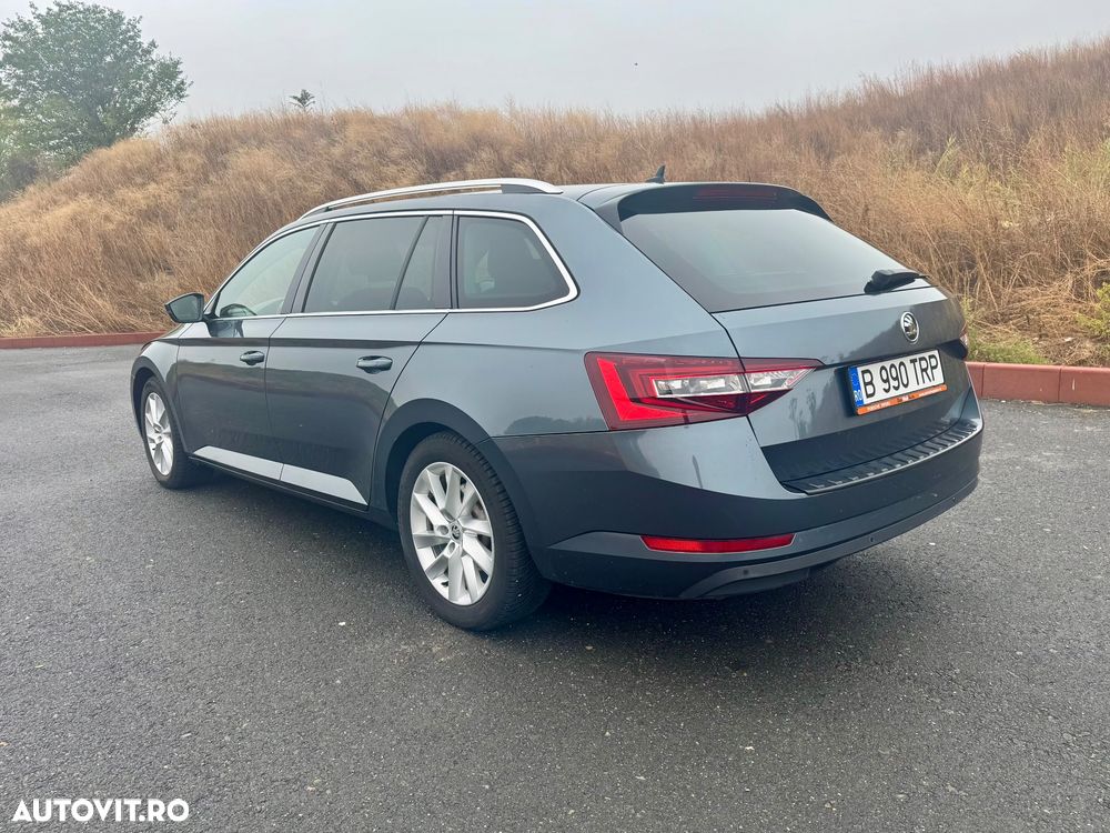 Skoda Superb Combi 2.0 TDI DSG Style - 6