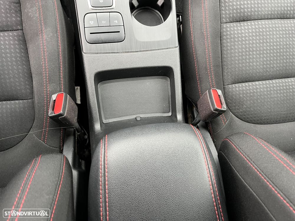 Ford Kuga 2.5 FHEV ST-Line - 38