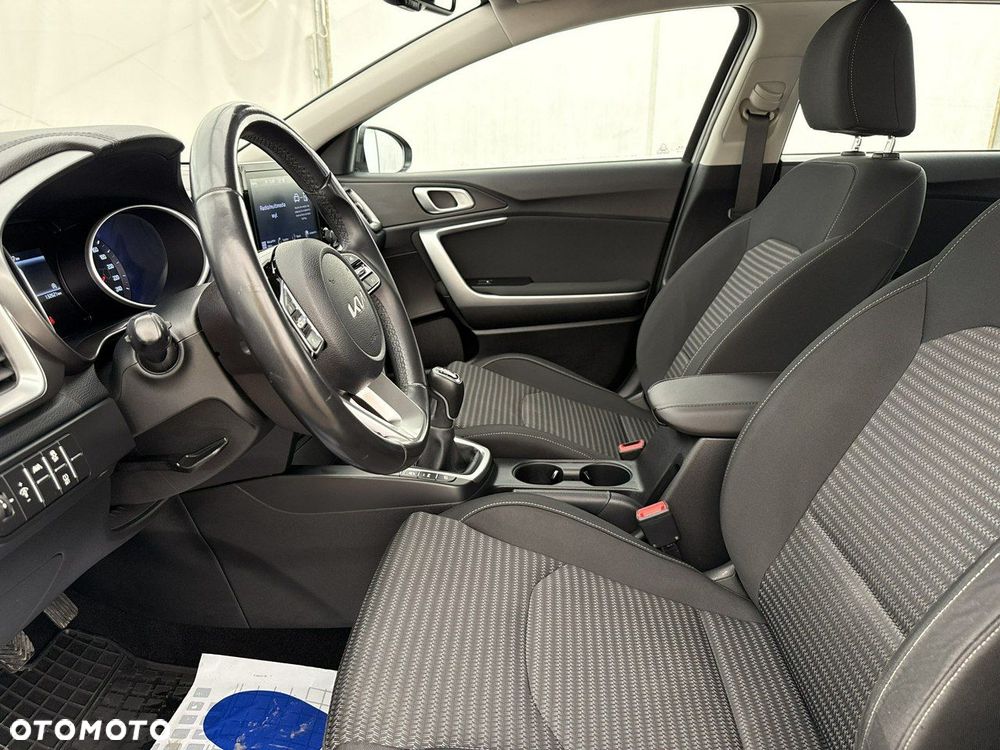 Kia Ceed - 13