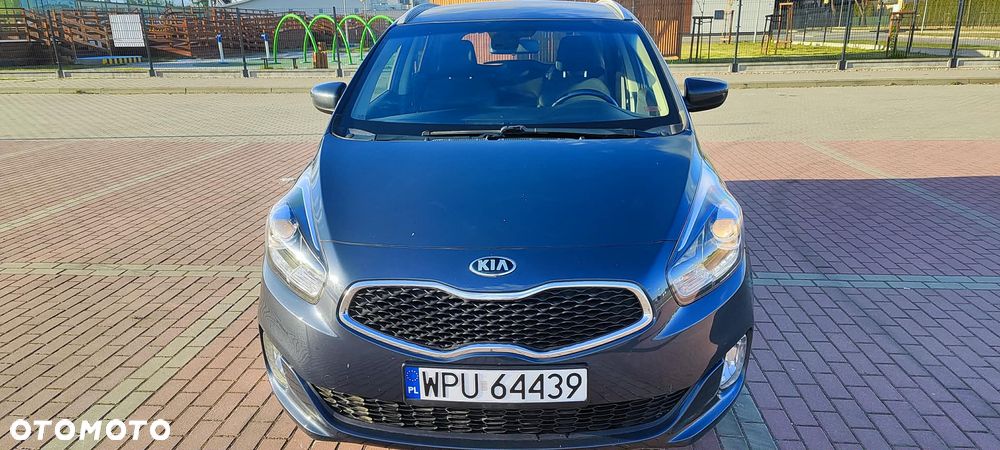 Kia Carens - 4