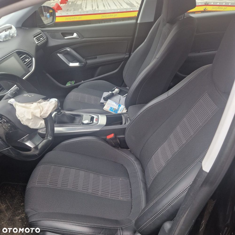 Peugeot 308 - 16