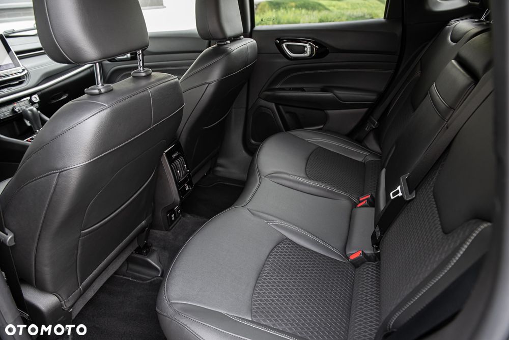 Jeep Compass - 30