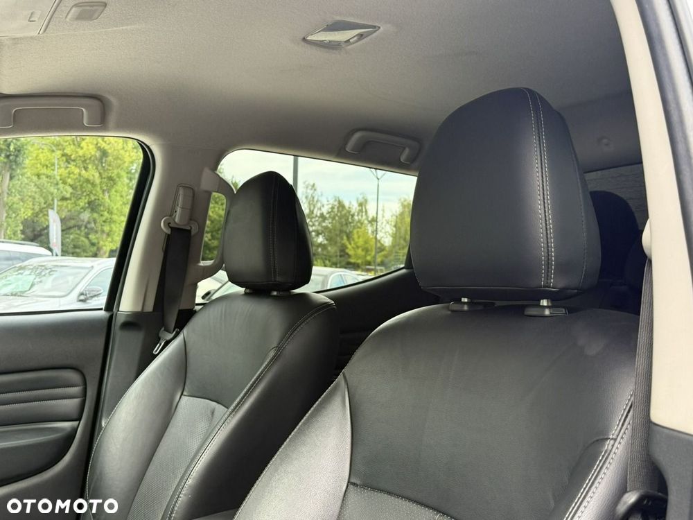 Mitsubishi L200 2.2 d DC Instyle Plus - 12