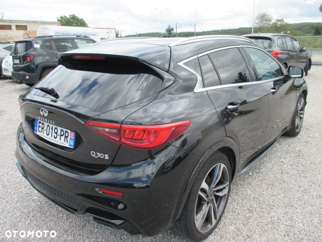 Infiniti Q30 2.2d DCT AWD Sport - 9