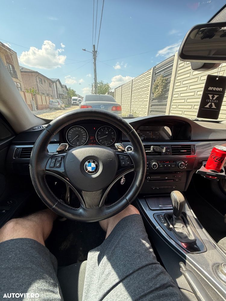 BMW Seria 3 330i Aut. - 4