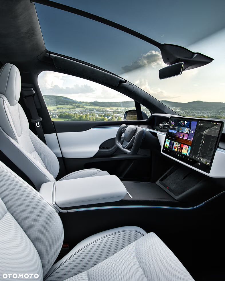 Tesla Model X - 23