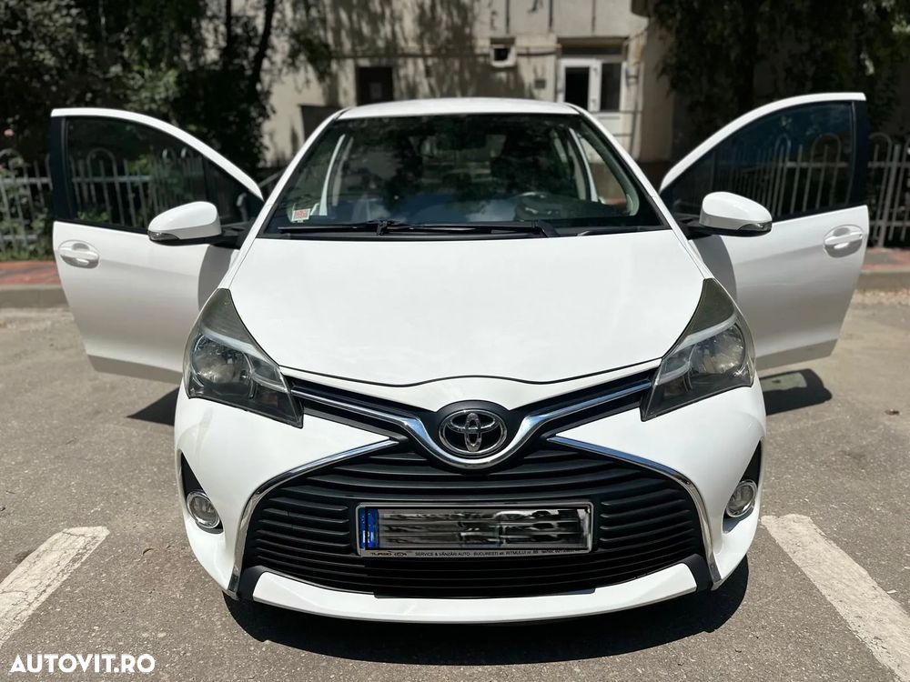 Toyota Yaris 1.33 L Dual VVT-i 5D Multidrive S Luna - 1