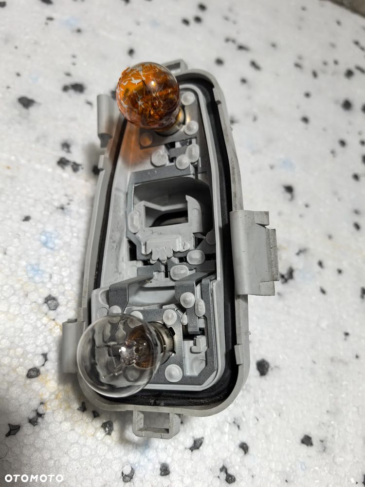 Citroen C4 Picasso Wkład lampy prawy tył - 1