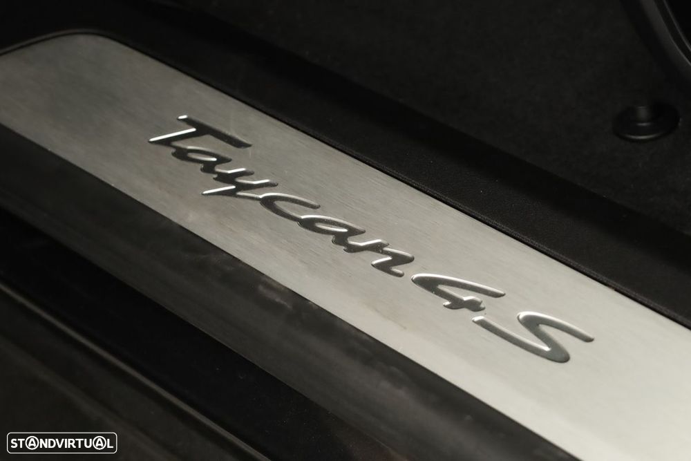 Porsche Taycan Cross Turismo 4S - 27