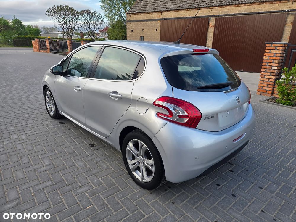 Peugeot 208 - 7
