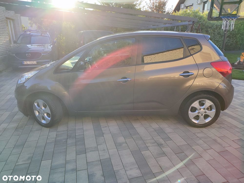 Kia Venga - 12