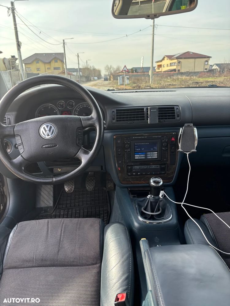 Volkswagen Passat 2.0 TDI DPF Exclusive - 8