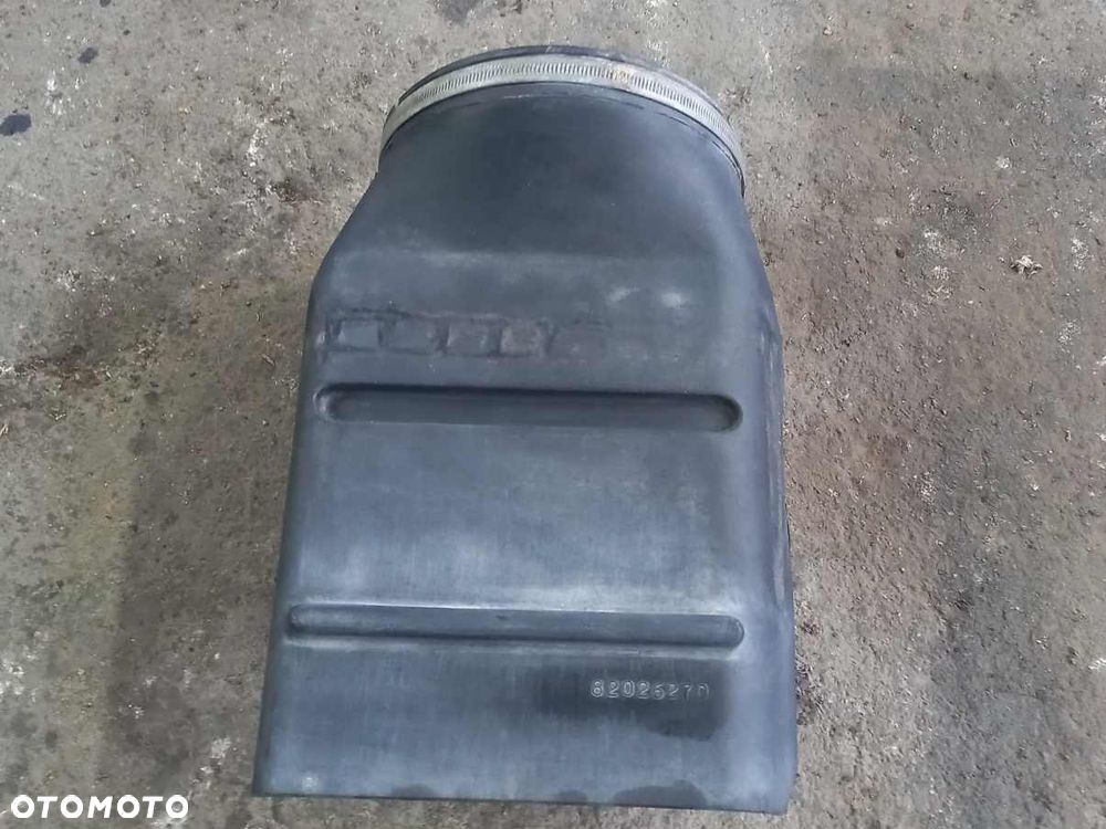 Obudowa filtra powietrza Case MXU110 - 5