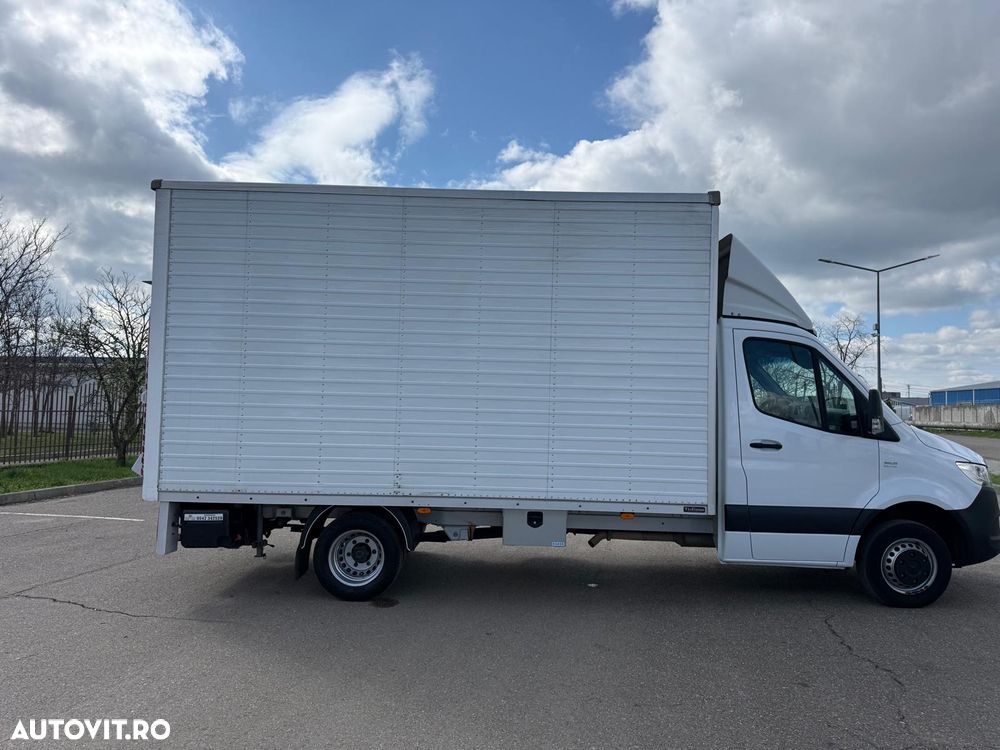 Mercedes-Benz Sprinter - 11