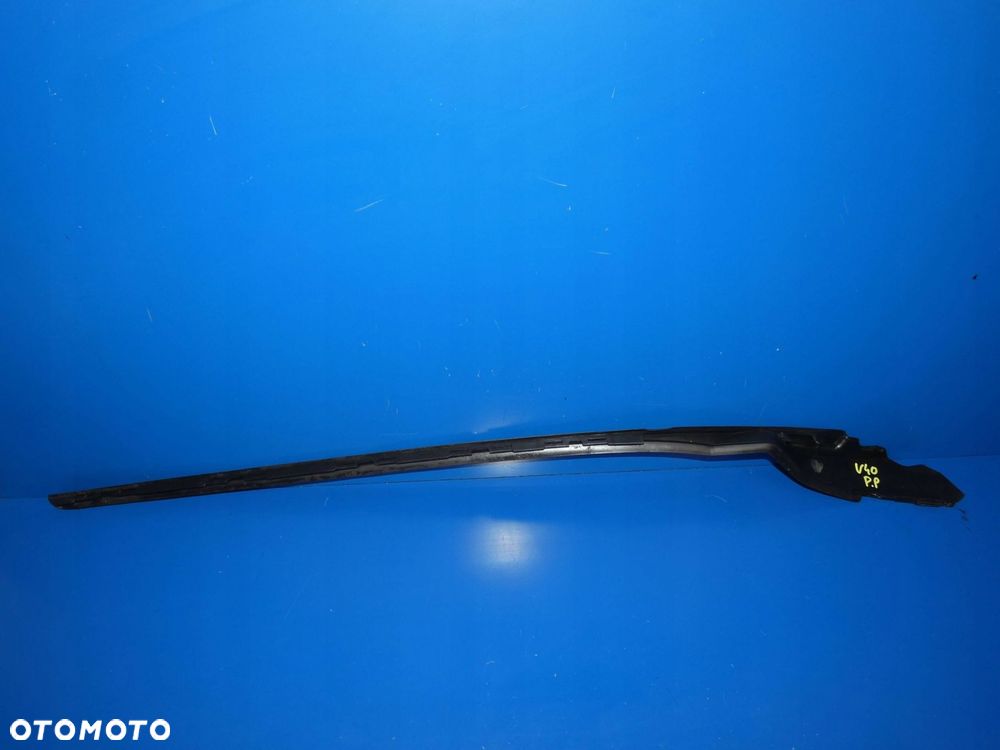 VOLVO V40 II LISTWA SZYBY CZOŁOWEJ PRAWY PRZÓD - 2