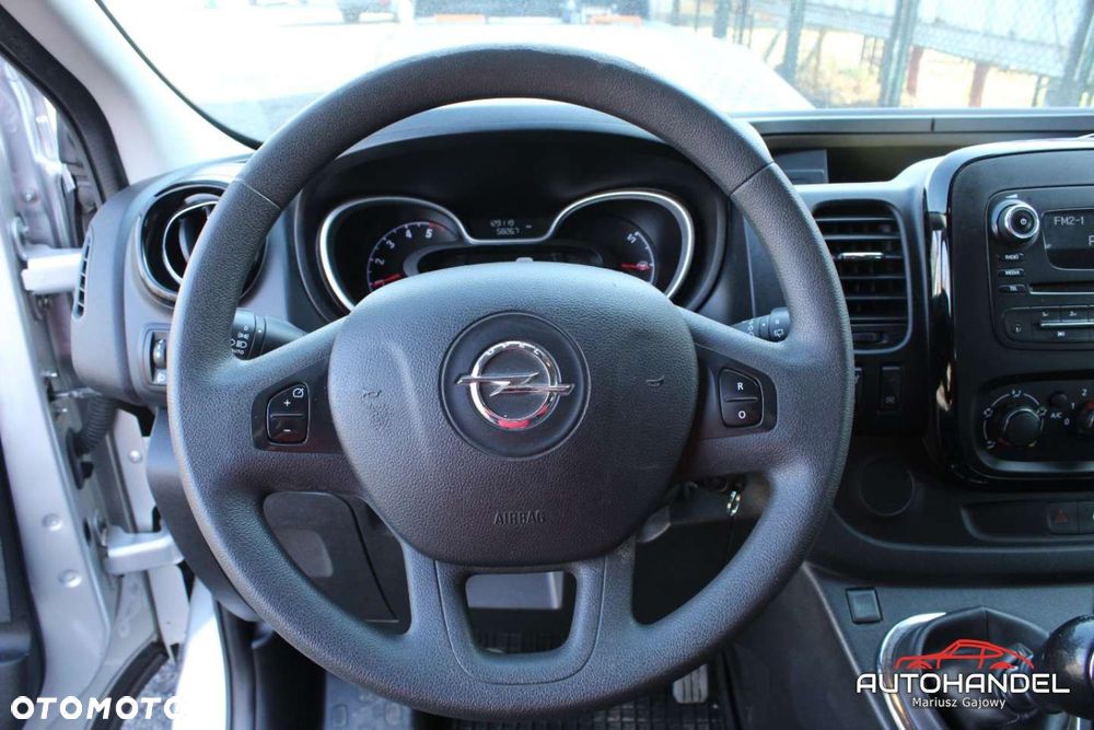 Opel Vivaro - 10