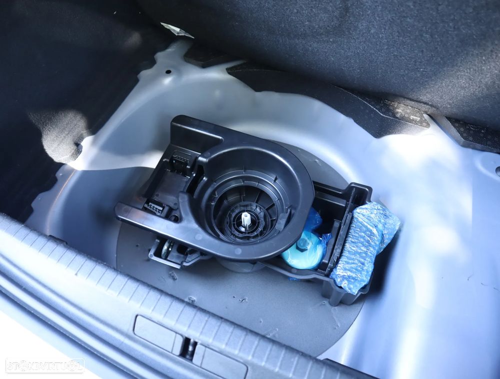 Peugeot 208 1.2 Hybrid Allure e-DCS6 - 49