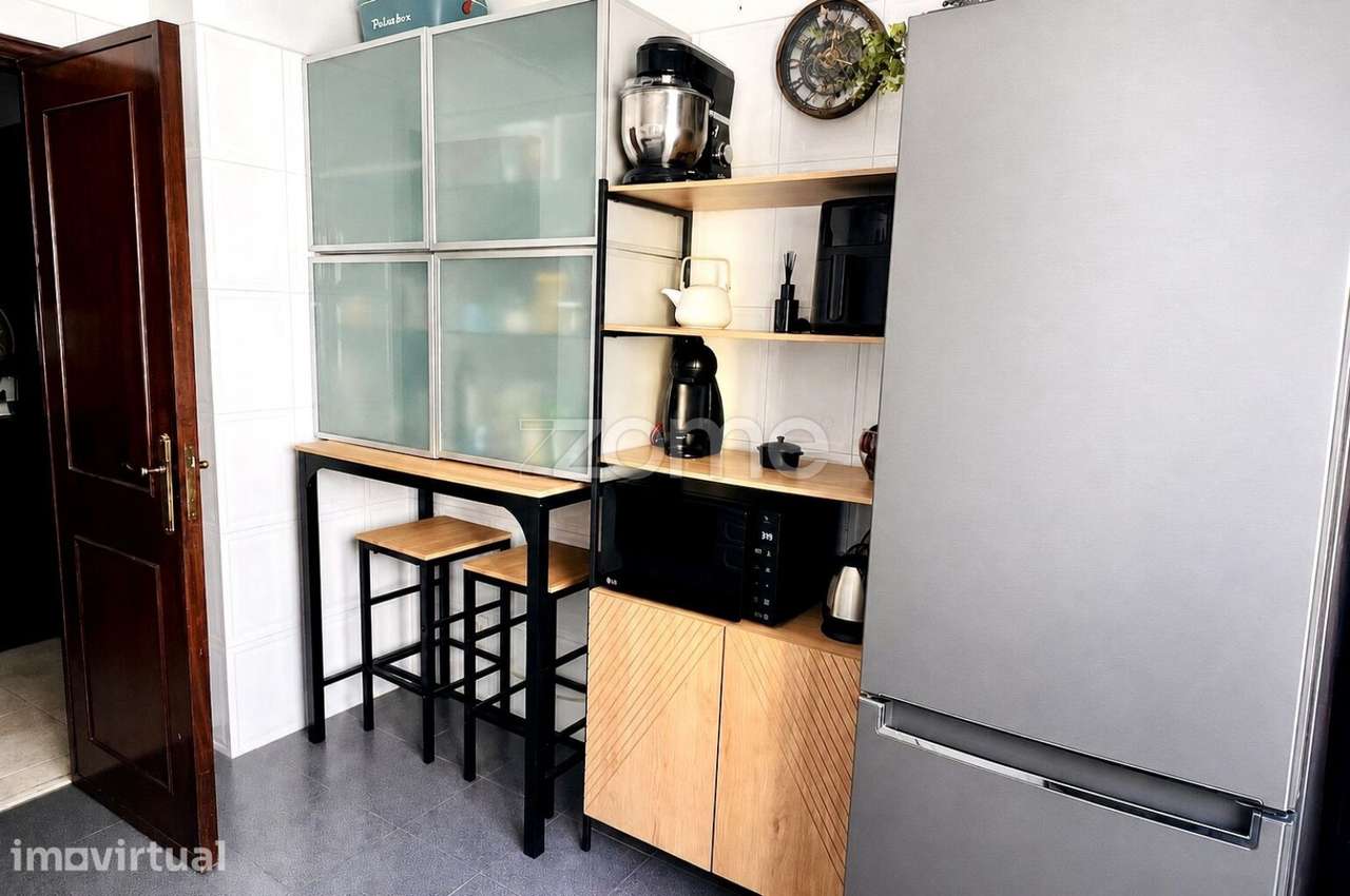 Fantástico apartamento T2 em Rio de Mouro – Renovado, com garagem - Grande imagem: 4/19
