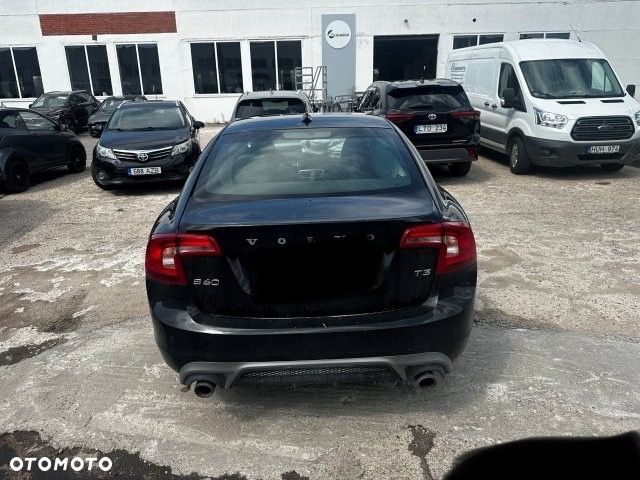 Volvo S60 T3 Summum - 4