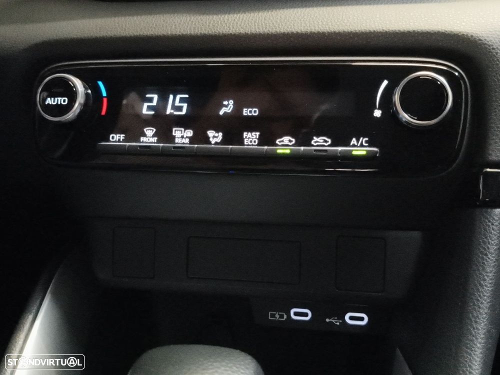 Toyota Yaris 1.5 HDF Comfort Plus - 26