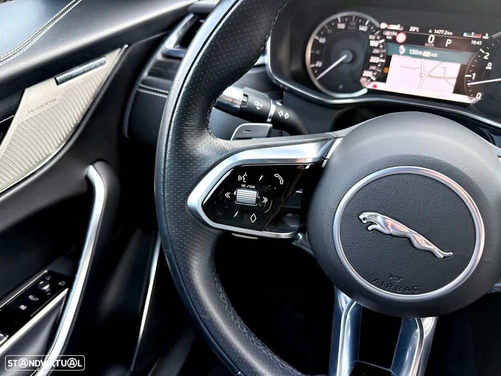 Jaguar F-Pace P250 AWD R-Dynamic S - 16
